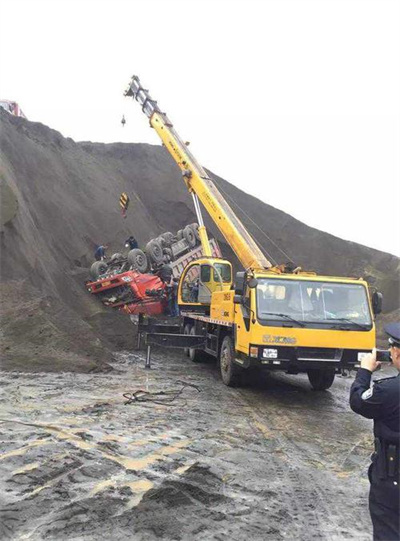 察哈尔右翼中旗上犹道路救援